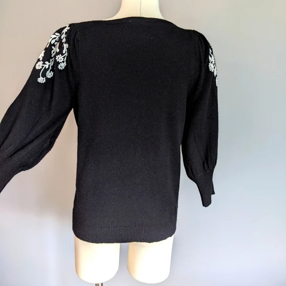 NWT Black And White Embroidered Sweater Bishop Sleeves - Picture 8 of 10